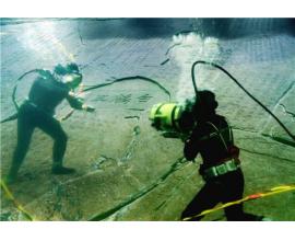 郑州郑州潜水打捞水下施工潜水员费用一般多少钱？